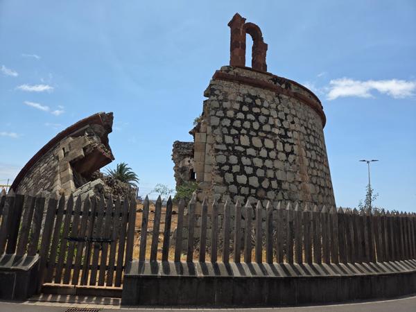 Collapsed tower of the fortress